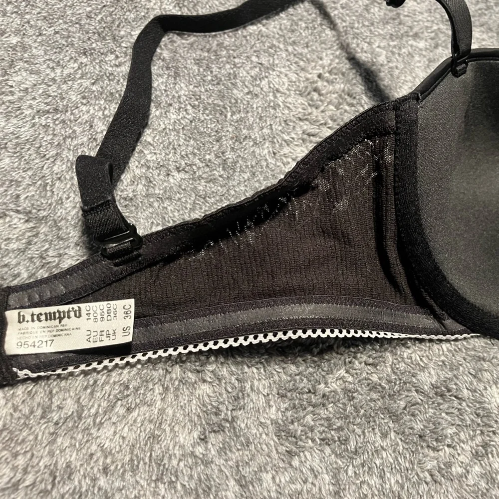 Wacoal b. tempet’d Modern Method Strapless Black Bra 36C